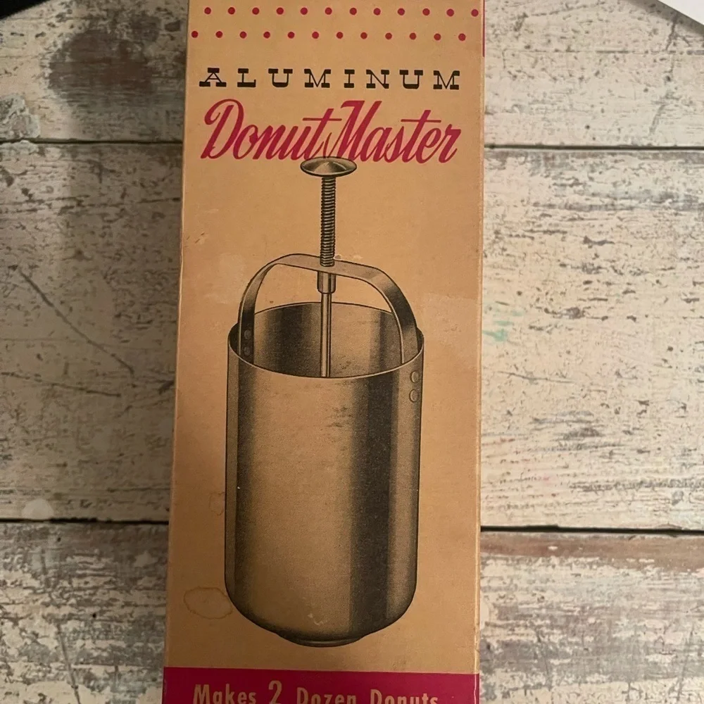 Vintage Aluminum DonutMaster with box​​​​​​​​​​​​​​​
